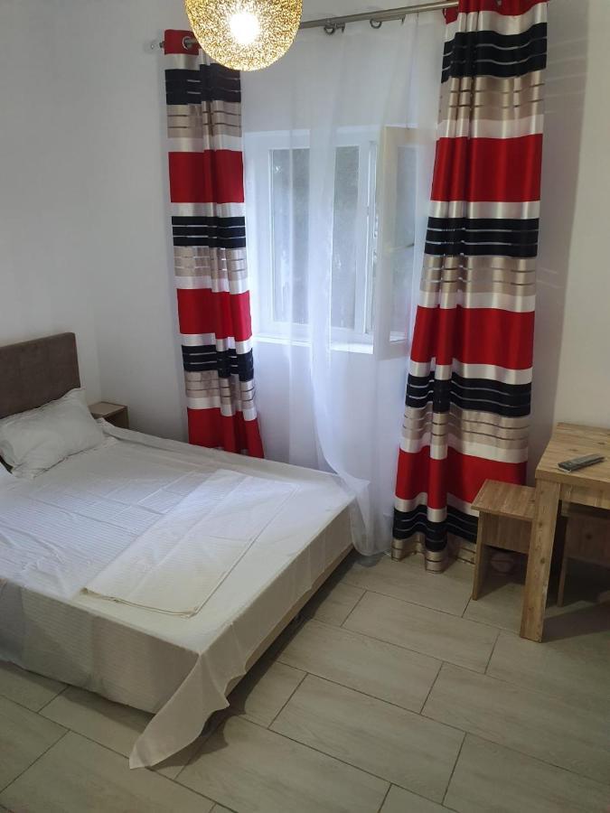 Zapp House Hotel Costinesti Buitenkant foto