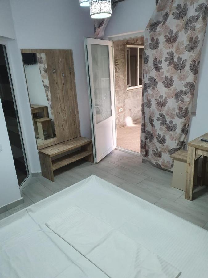 Zapp House Hotel Costinesti Buitenkant foto