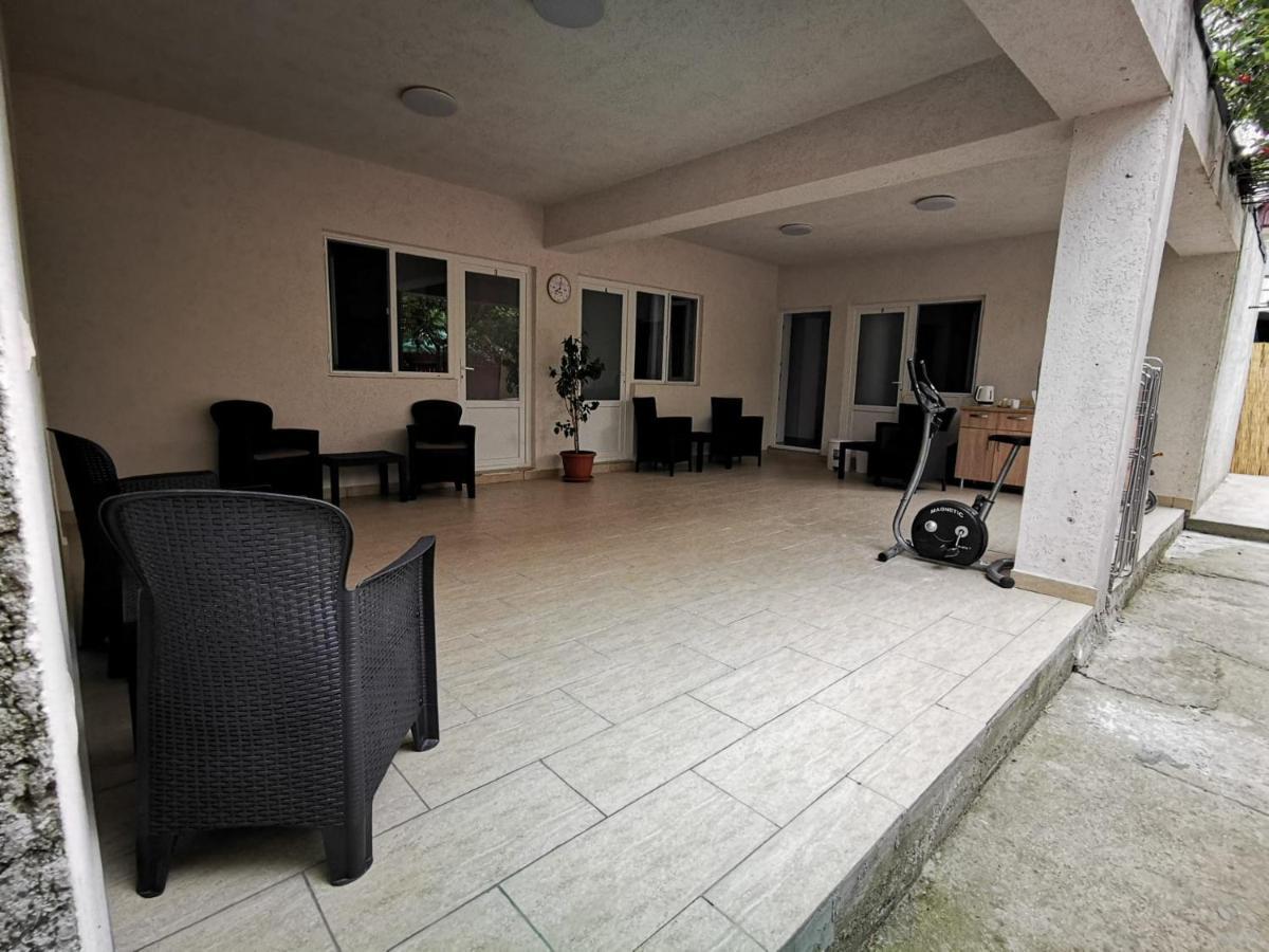 Zapp House Hotel Costinesti Buitenkant foto