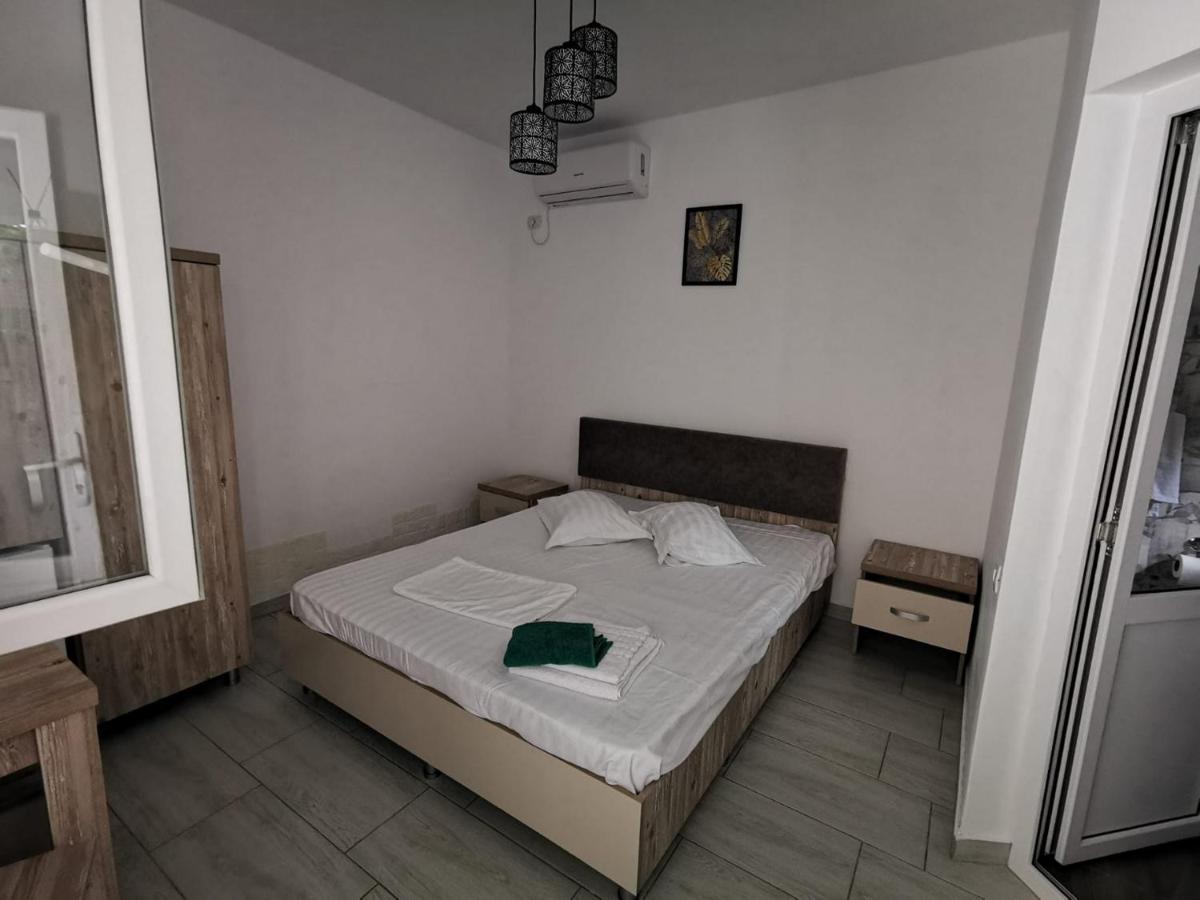 Zapp House Hotel Costinesti Buitenkant foto