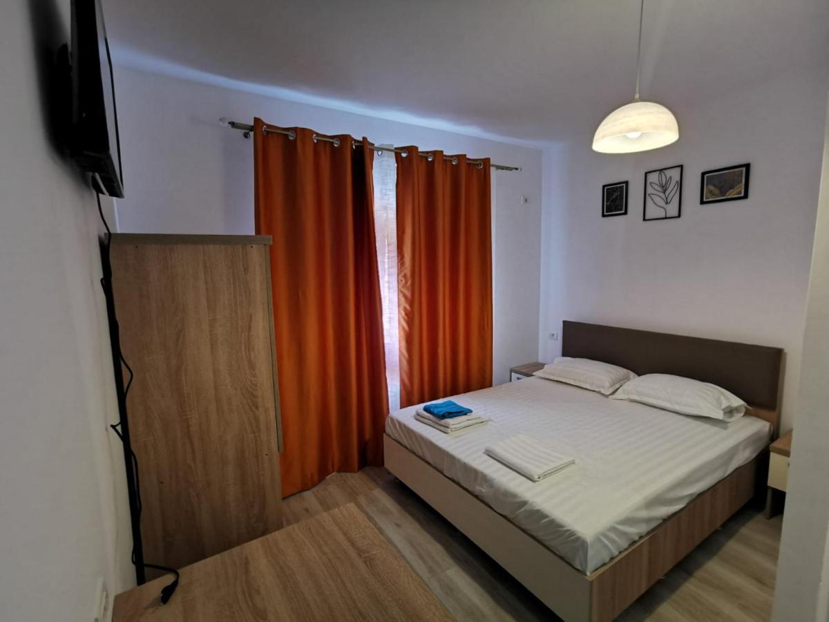 Zapp House Hotel Costinesti Buitenkant foto